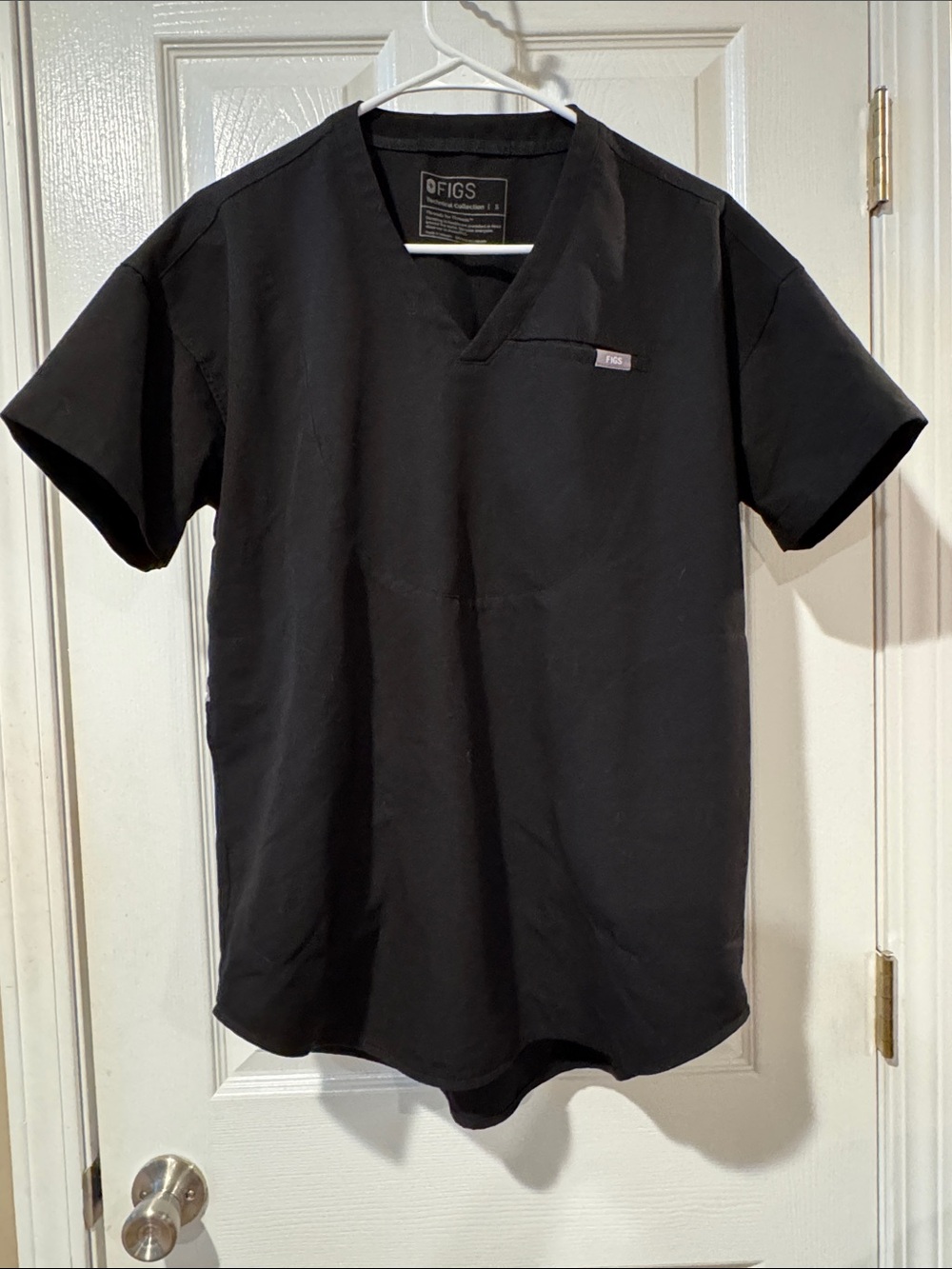 Figs Black Short Sleeve V-Neck Scrub Top size small Ptp 22”